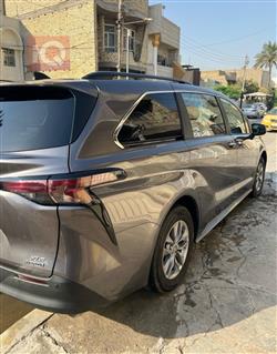 تۆیۆتا سیانا